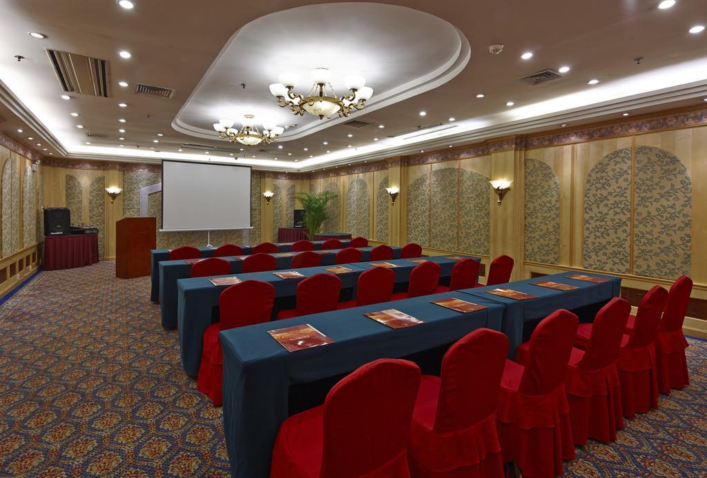 Yinhe Dynasty Hotel Чънду Екстериор снимка