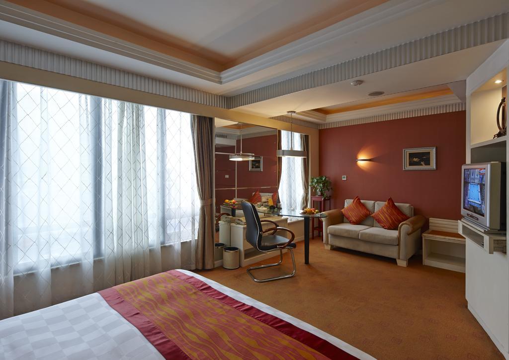Yinhe Dynasty Hotel Чънду Екстериор снимка