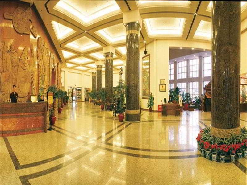 Yinhe Dynasty Hotel Чънду Екстериор снимка