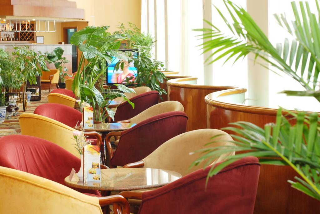 Yinhe Dynasty Hotel Чънду Екстериор снимка